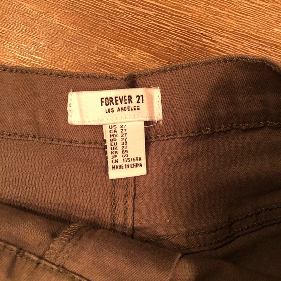 Kaki shorts - Picture 3 of 3